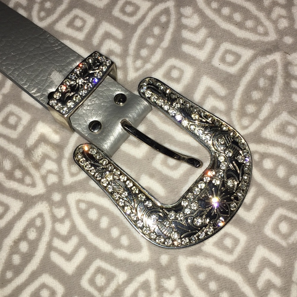 Buckle sparkly belt ✨